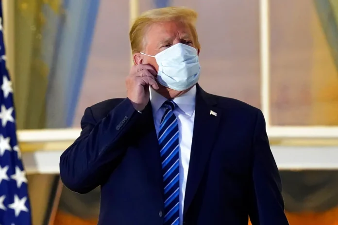 Donald Trump wearing a surgical mask.
